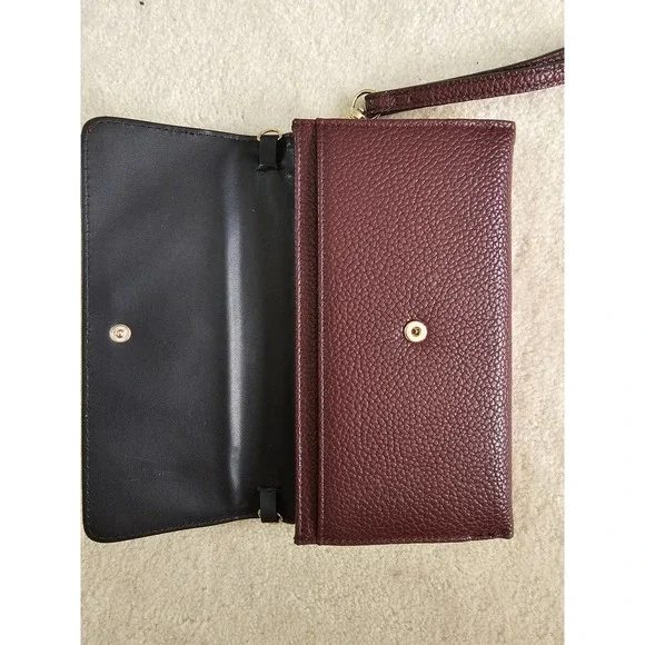 17 Steve Madden wallet/wristlet marroon - Picture 2 of 3